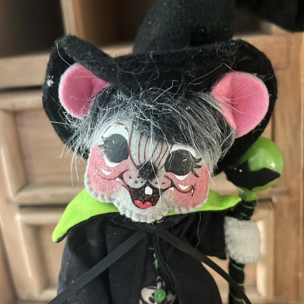 Annalee Ghastly Warlock Witch Mouse Black Cape & Staff Halloween 8” Hat 2021